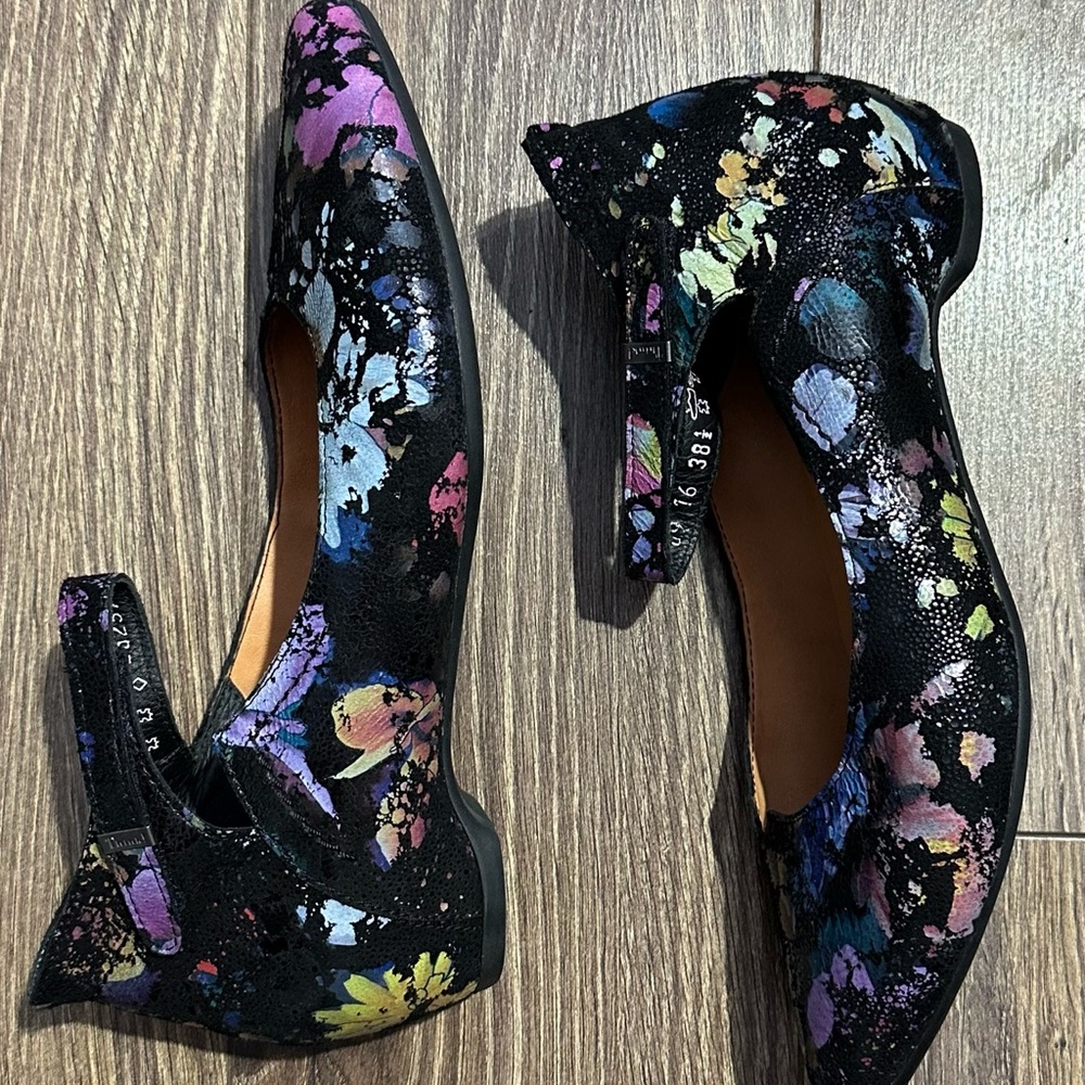 Think! Multicolour Women's Flats